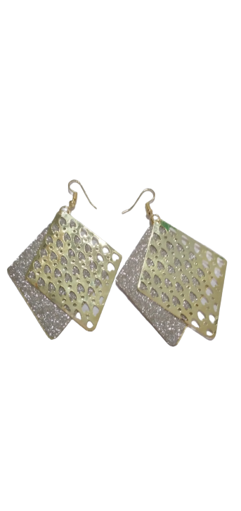 Diamond shape golden earrings