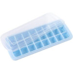 Silicon ice cube maker with top cover - Image 2